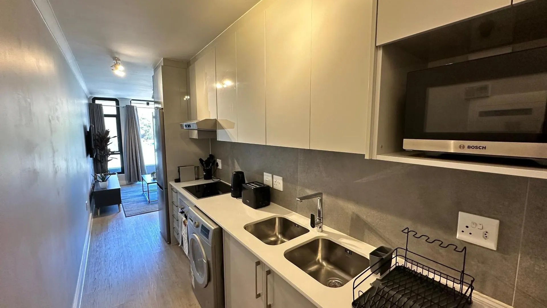The Westwood Deluxe Studio Cape Town Apartment