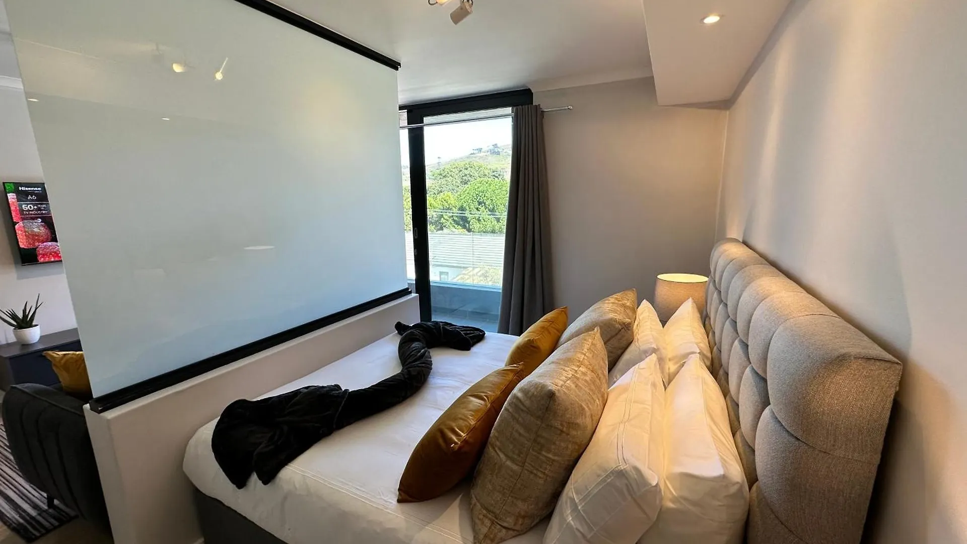The Westwood Deluxe Studio Cape Town Apartment